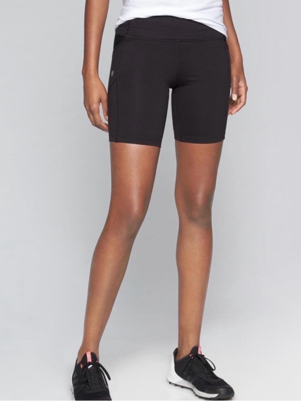 Athleta Women’s Be Free bike black short athletic cycle running size small NWT